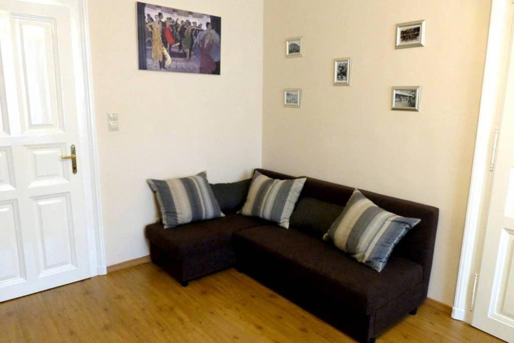 Elegant Apartment With Buda Castle View Budapest Exterior photo
