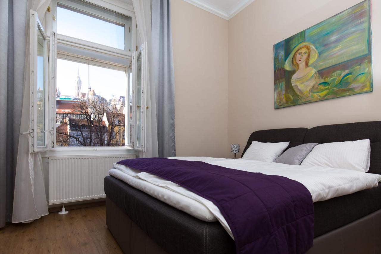 Elegant Apartment With Buda Castle View Budapest Exterior photo